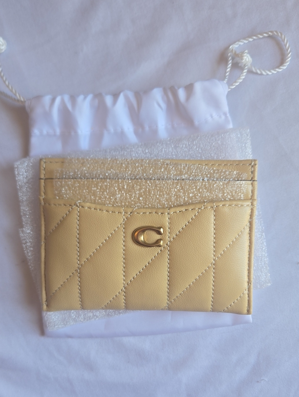 New Coach Vanilla Quilted Essential Card Case